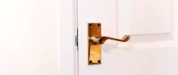4 начина за заключване на интериорна врата без ключалка