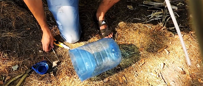 Cómo hacer una concha con una botella de plástico.