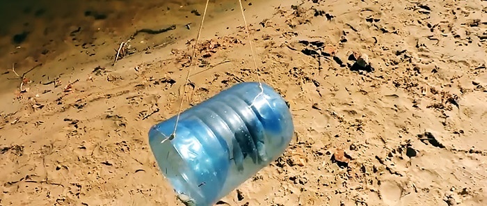 Sådan laver du en muslingeskal fra en plastikflaske