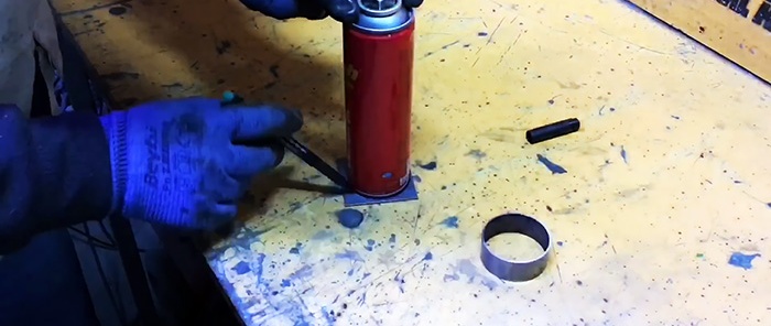 Hoe maak je een compacte tegel voor een gasfles?