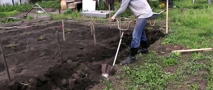 Како направити посебну лопату за оне који имају болове у леђима 2 опције