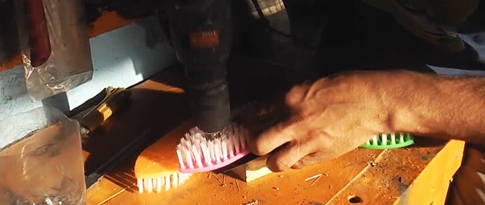 Paano gumawa ng turbo brush para sa isang trimmer na naghuhugas ng lahat