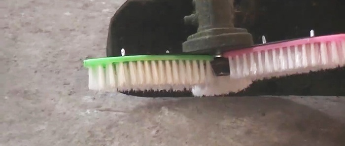 Comment fabriquer une turbo-brosse pour une tondeuse qui lave tout