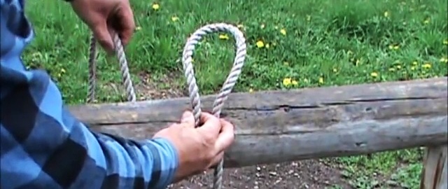 Com lligar una corda a un pal per poder deslligar-la més tard
