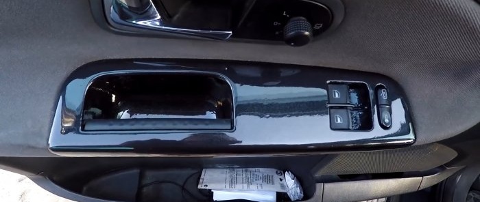 Как да възстановите износения пластмасов интериор на автомобила