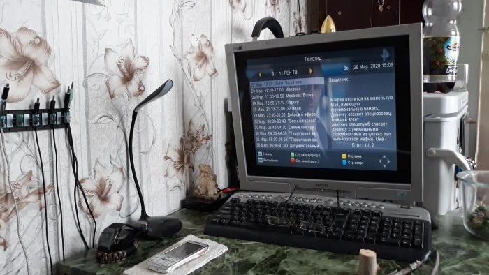 Cara menyambungkan kotak set atas DVBT2 ke monitor komputer