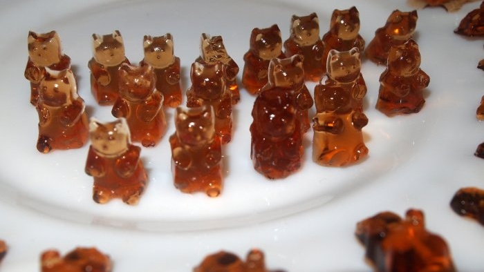 Jak vyrobit gumové medvídky z Coca-Coly