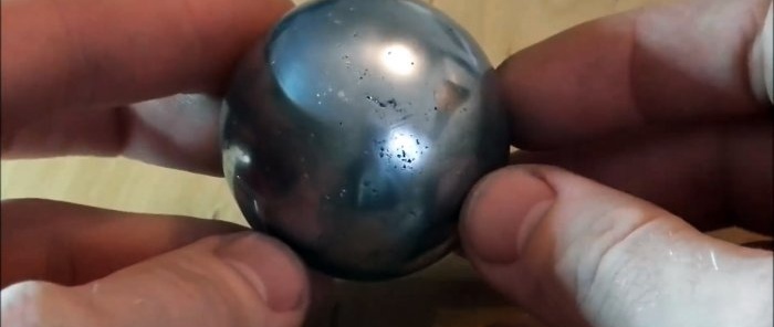 Jak zrobić idealną kulkę z folii aluminiowej