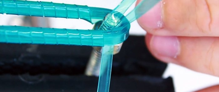 Come realizzare la catena più resistente con bottiglie di plastica