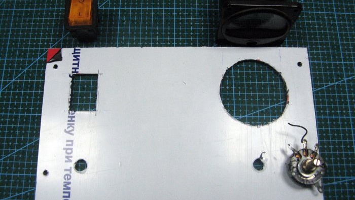 Hoe maak je een oplader voor auto-accu's uit beschikbare onderdelen