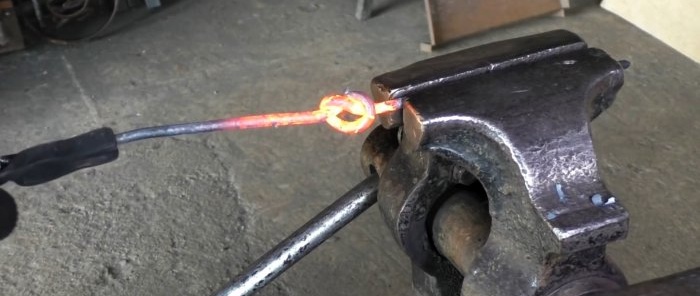 Cách buộc một thanh thép thành nút