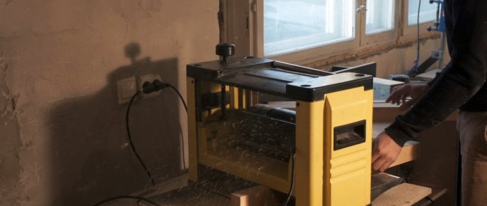 So bauen Sie einen Computertisch im skandinavischen Stil