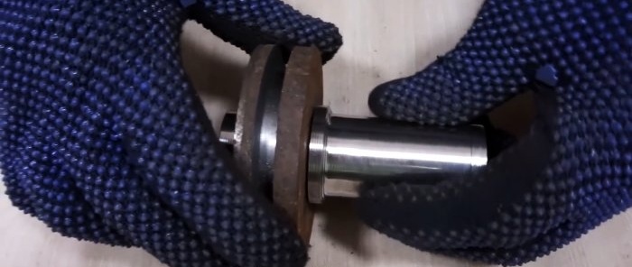Hvordan lage en rullesaks for metall