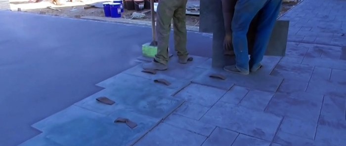 Ako položiť lisovaný betón