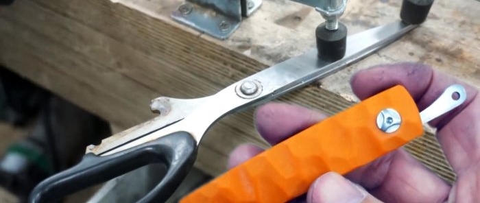Ako vyrobiť skladací vreckový nôž zo zlomených nožníc