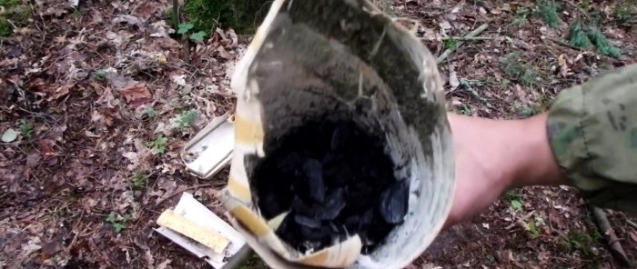Hur man renar och desinficerar vatten i skogen utan kruka eller kolv