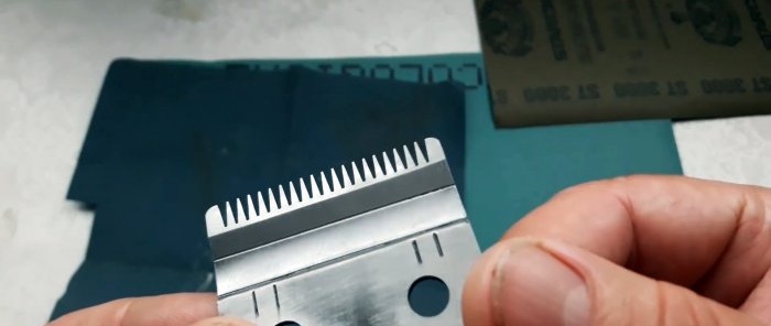 Kā ļoti viegli uzasināt matu griešanas mašīnas asmeņus