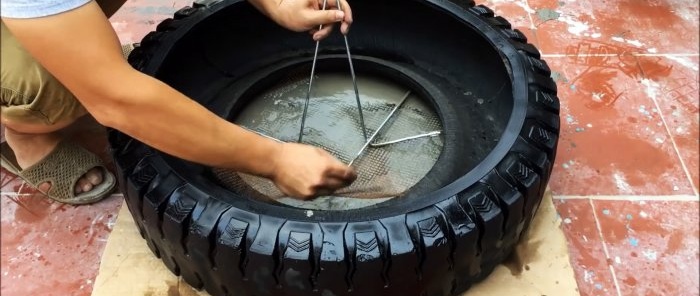 Како направити трослојну баштенску фонтану од старих гума