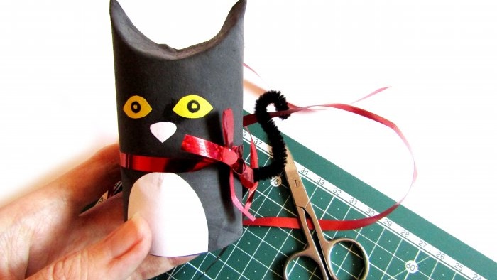איך להעסיק את ילדכם במהלך ההסגר: בואו נעשה חתול מגליל נייר טואלט