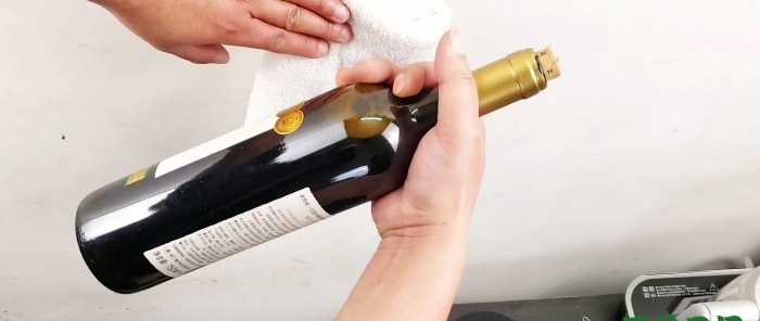 Hogyan lehet kinyitni egy palackot egy gemkapoccsal