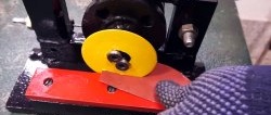 Hogyan készítsünk görgős ollót fémhez