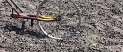 Ako vyrobiť kultivátor buriny pomocou starého bicykla