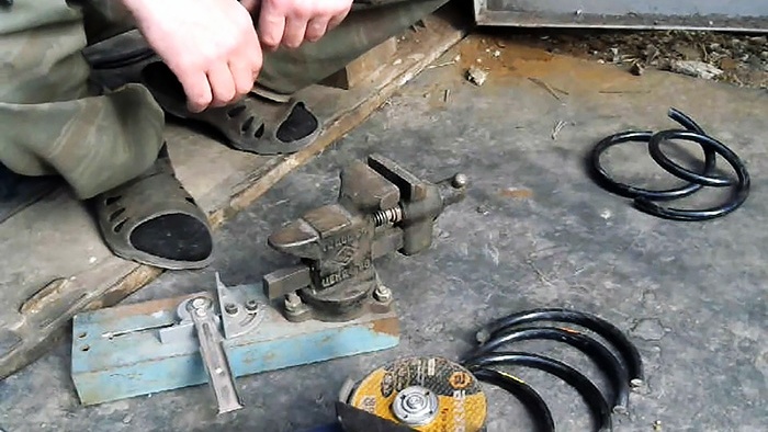 Как да си направим ръчен култиватор от автомобилна пружина