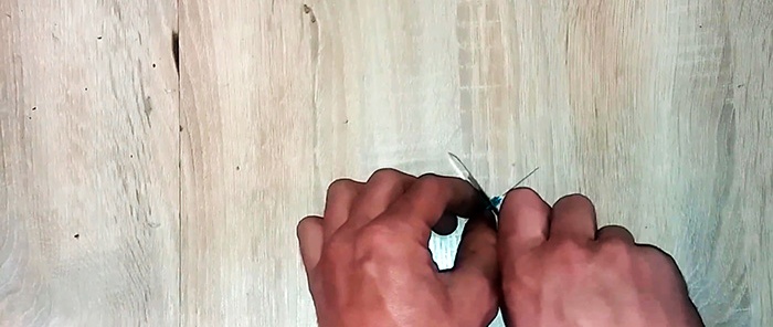 Cara membuat pemampat mini 4-omboh berkuasa daripada picagari pakai buang