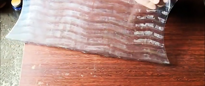 So stellen Sie ganz einfach Plastikfolien aus PET-Flaschen her