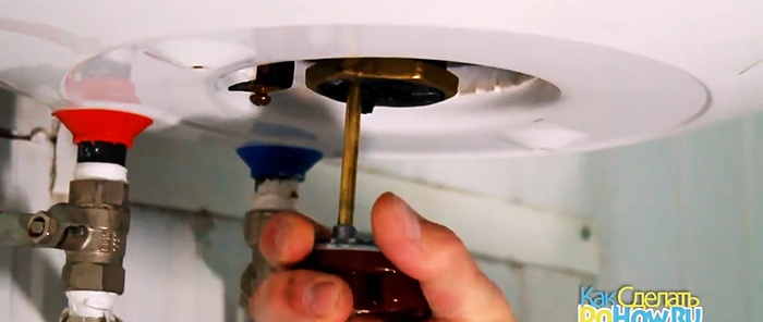 Cum să curățați elementele de încălzire ale boilerului de apă