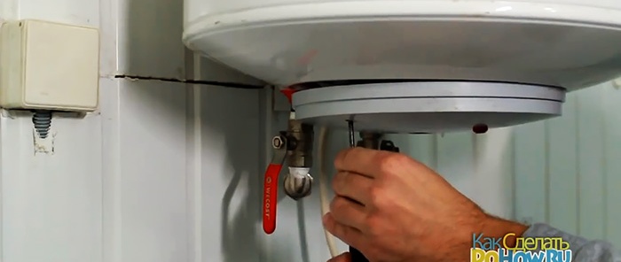 How to clean water heater heating elements from scale