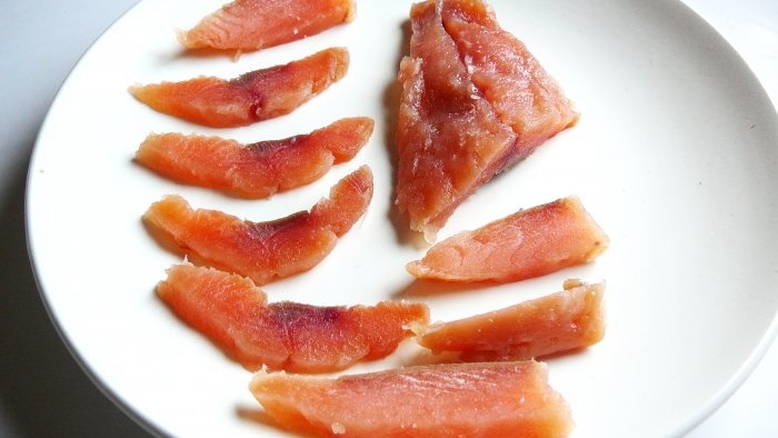 Hidangan salmon merah jambu yang paling lazat - resipi mudah dan terbukti untuk pengasinan salmon