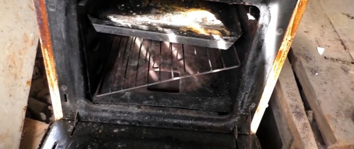 Non buttare via la vecchia stufa, ricava dalla sua griglia un barbecue pieghevole