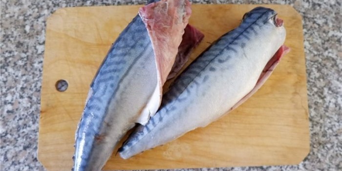 If you cook mackerel, then this is the only way: Mackerel in mustard sauce