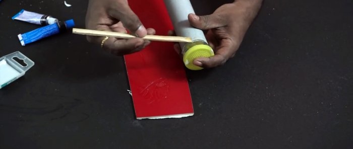 Comment fabriquer un arrosoir de jardin à partir d'un bidon et couper un tuyau