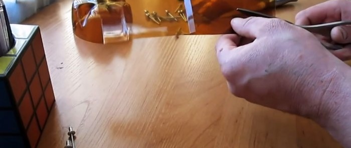 How to quickly and easily make a sheath from a plastic bottle