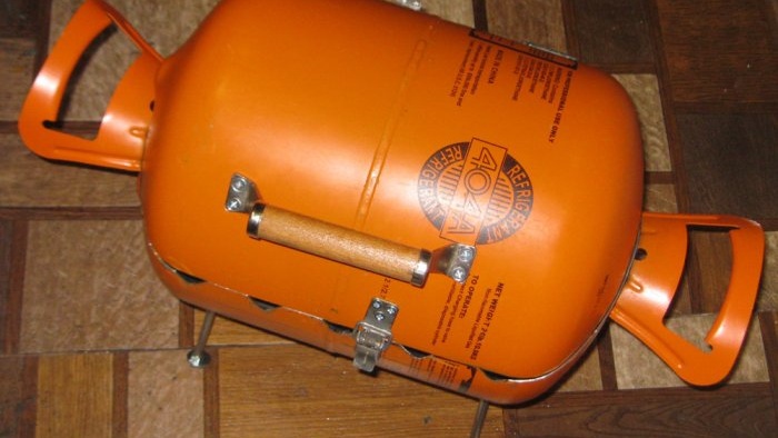 How to make a compact grill from a freon cylinder