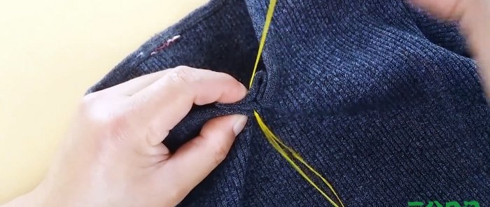 Come restringere la scollatura di un maglione o di una maglietta con le tue mani