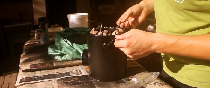 Usos útiles de las latas: cómo hacer un mini horno para cocinar al aire libre