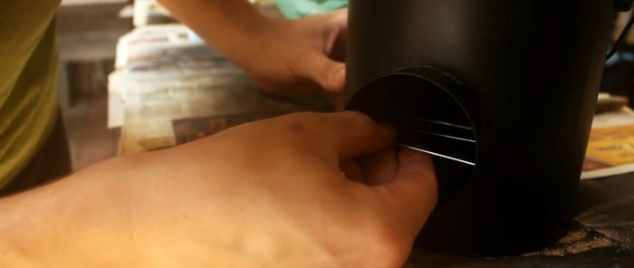 استخدامات مفيدة لعلب الصفيح: كيفية صنع فرن صغير للطهي في الهواء الطلق