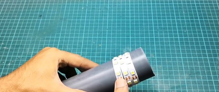 Gumagawa kami ng isang simpleng LED garden lamp mula sa PVC pipe