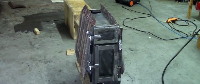 Πώς να φτιάξετε έναν φούρνο θέρμανσης γκαράζ από παλιές μπαταρίες