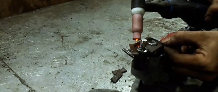 How to turn an angle grinder into a renovator