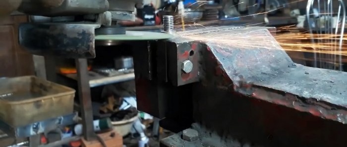 Cómo convertir una amoladora angular en una renovadora
