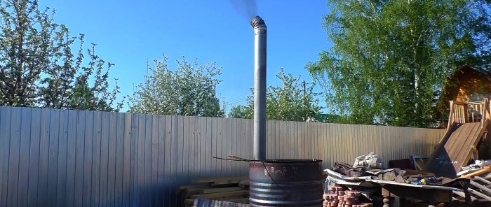 Paggawa ng isang mobile stove mula sa isang bariles para sa pagsusunog ng basura sa hardin