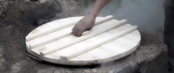 How to make a wooden lid for a cauldron in a smokehouse or tandoor without glue, nails or screws