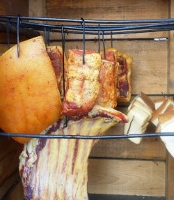 Prava kuhano-dimljena slanina u seoskim uvjetima