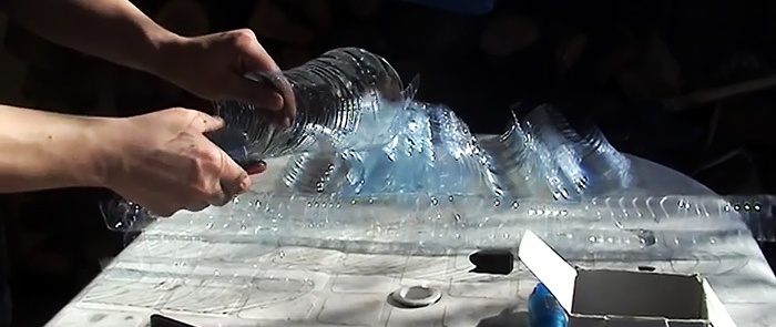 Cómo hacer un techo con botellas de plástico.