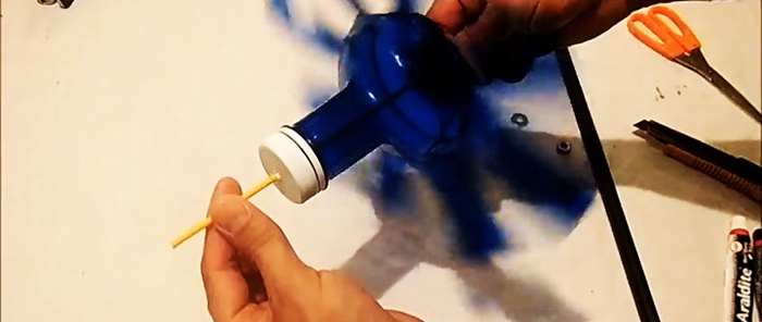 Sådan laver du en havevindmølle fra en plastikflaske