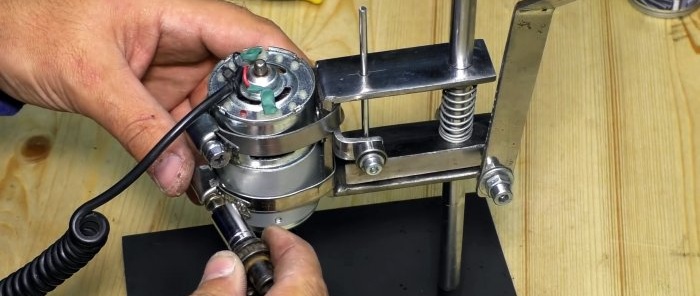 How to make a miniature drilling machine